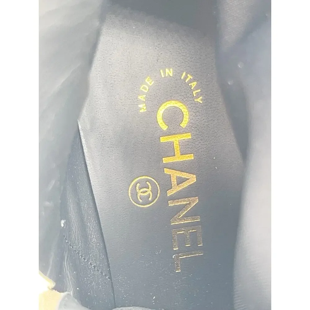 Chanel FW 2023 Beige Suede Cap Toe Knee High Block Heel Boots EU 40 CC Charm Zip